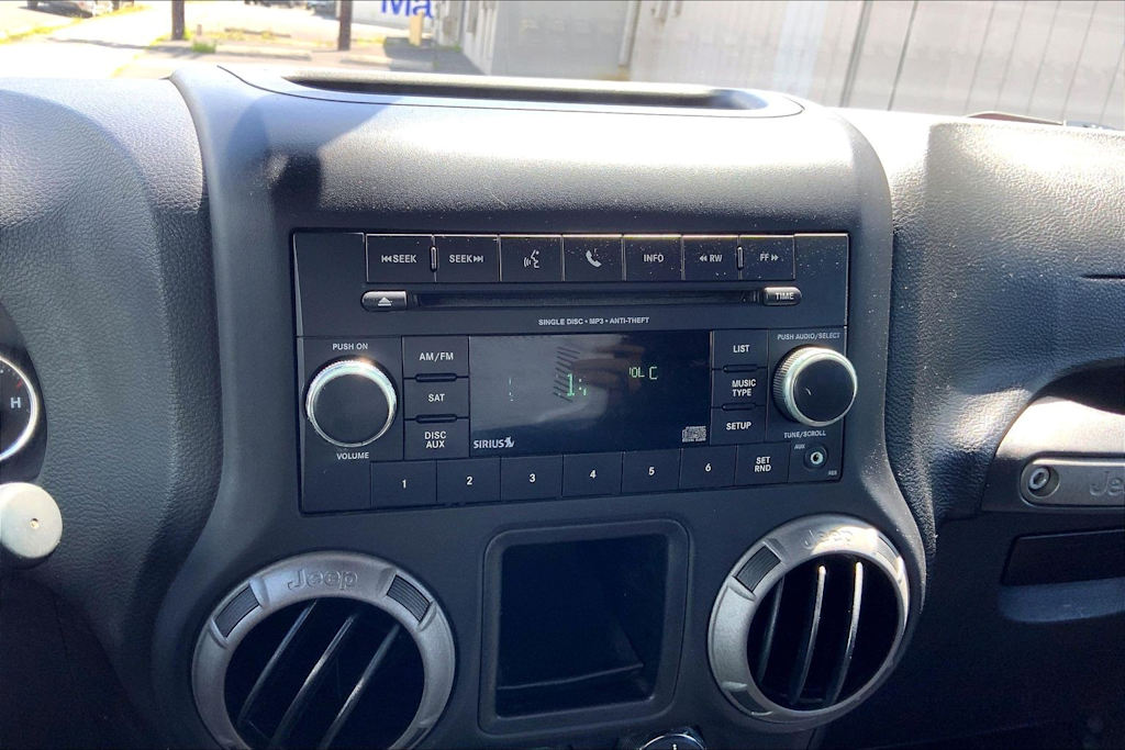 Thumbnail: 2017 Jeep Wrangler - 15