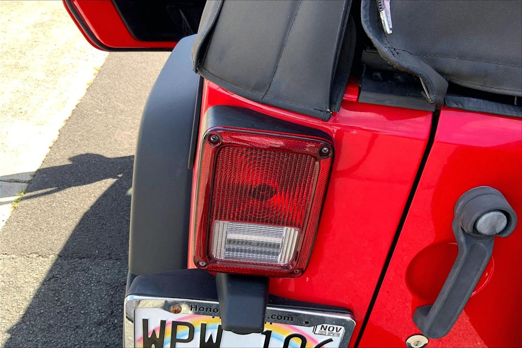 Thumbnail: 2017 Jeep Wrangler - 32