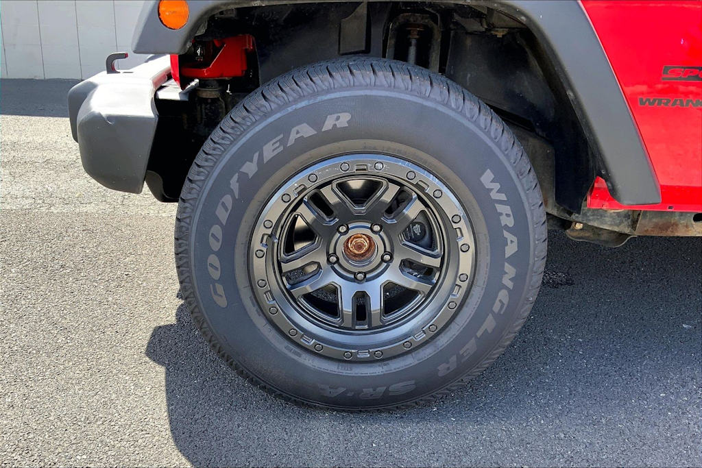 Thumbnail: 2017 Jeep Wrangler - 7