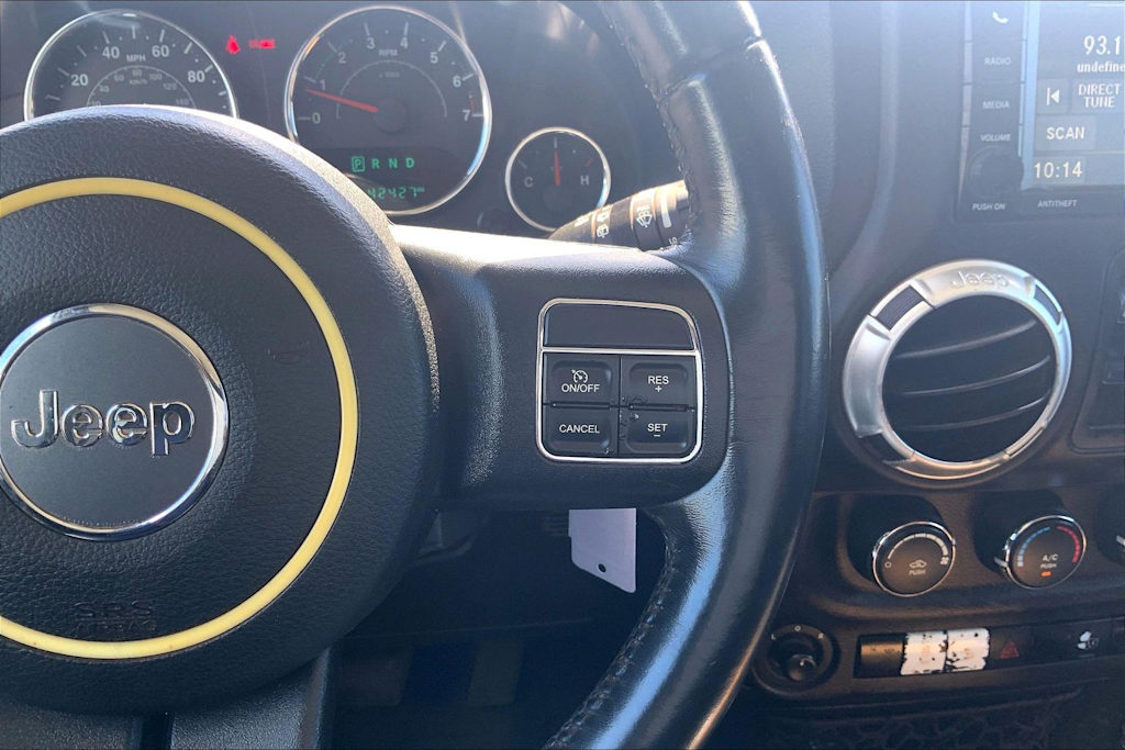 Thumbnail: 2016 Jeep Wrangler - 25