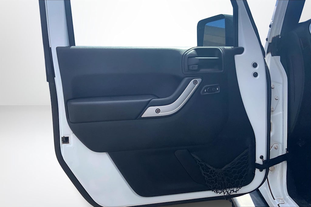Thumbnail: 2016 Jeep Wrangler - 27