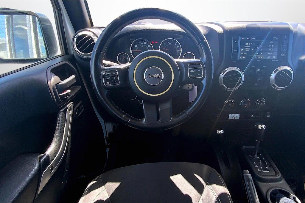Thumbnail: 2016 Jeep Wrangler - 14