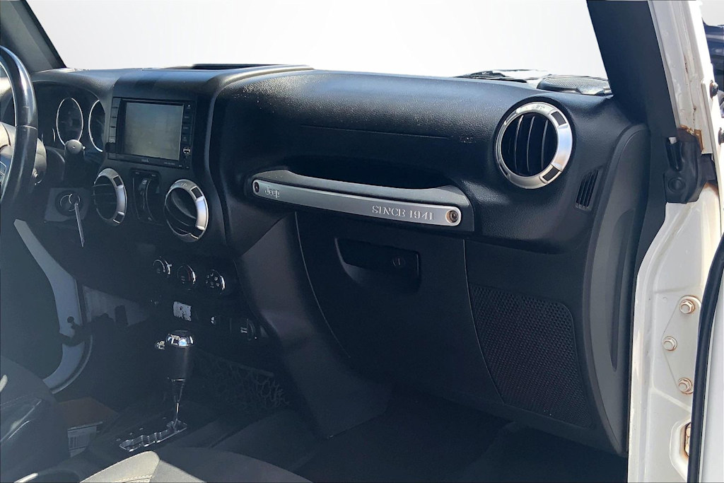 Thumbnail: 2016 Jeep Wrangler - 24