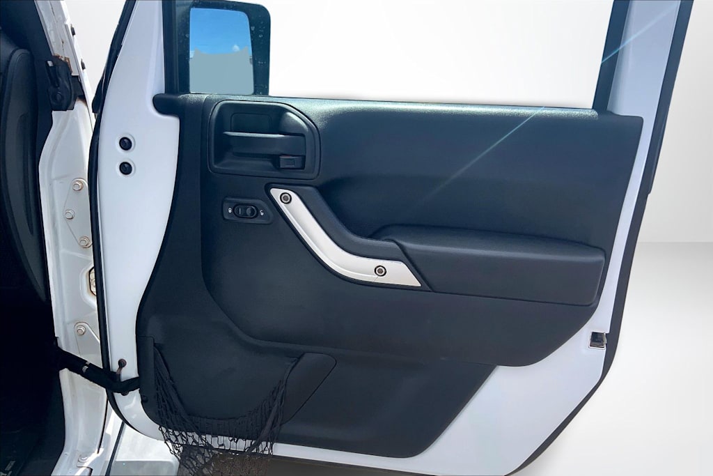 Thumbnail: 2016 Jeep Wrangler - 28