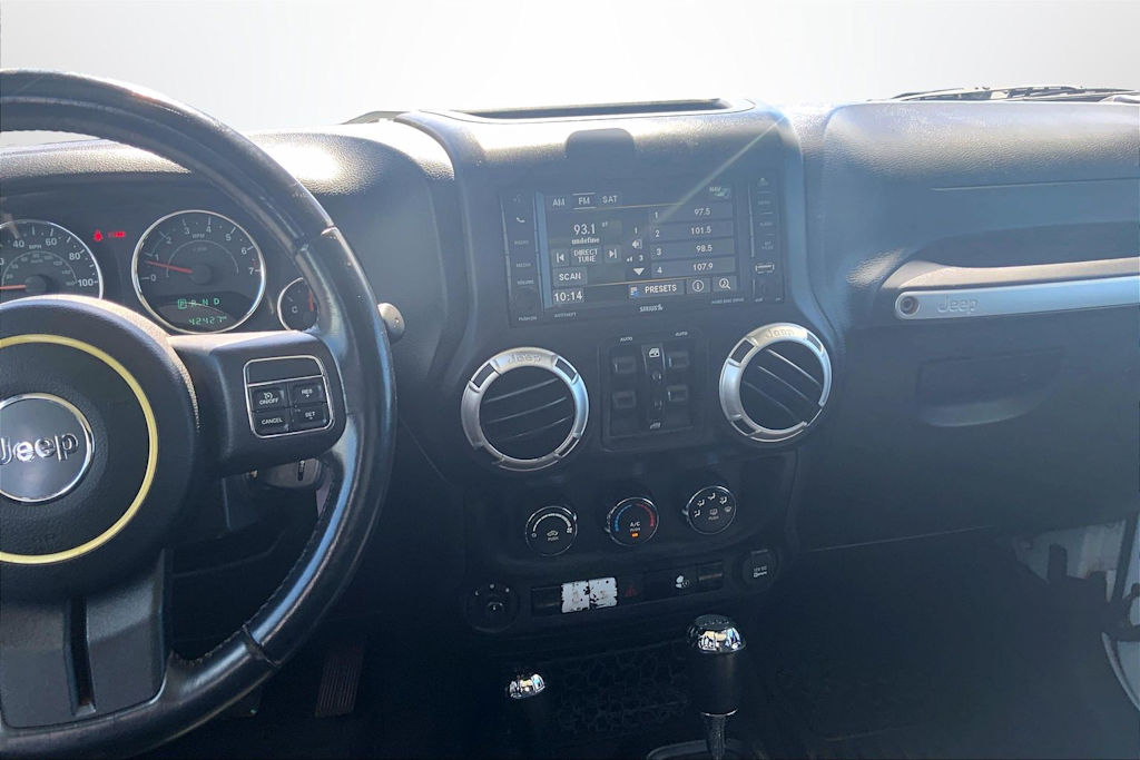 Thumbnail: 2016 Jeep Wrangler - 15