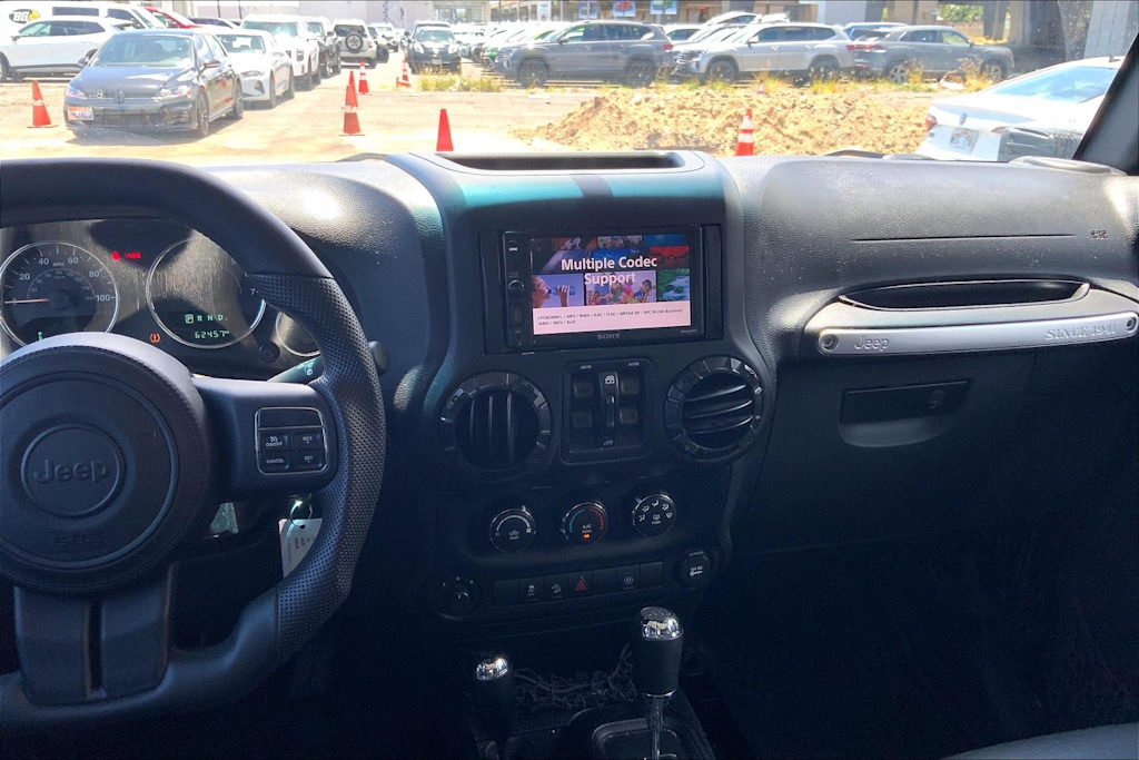 Thumbnail: 2016 Jeep Wrangler - 15
