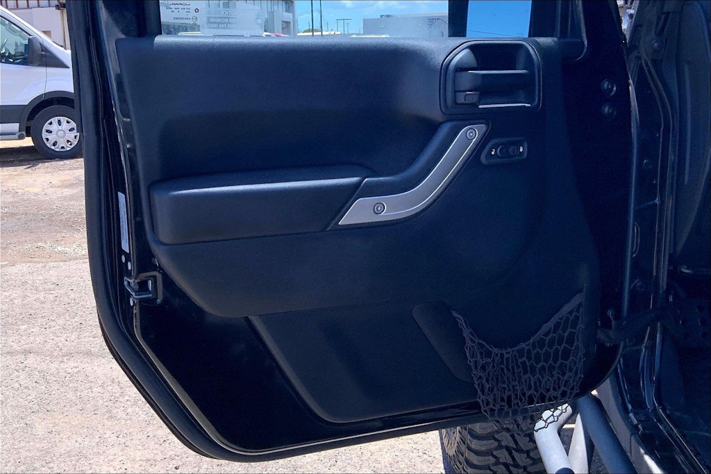 Thumbnail: 2016 Jeep Wrangler - 28