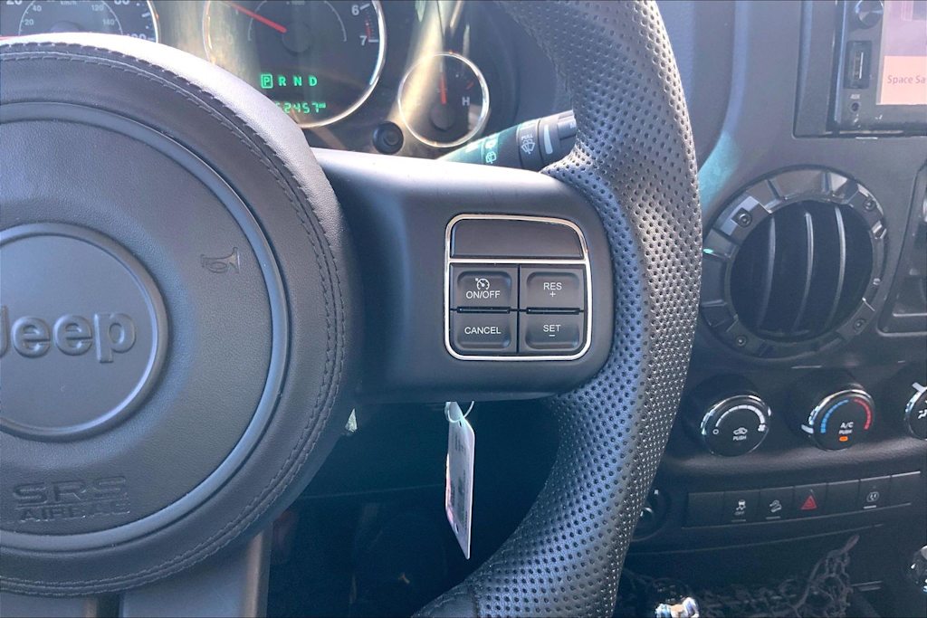 Thumbnail: 2016 Jeep Wrangler - 27
