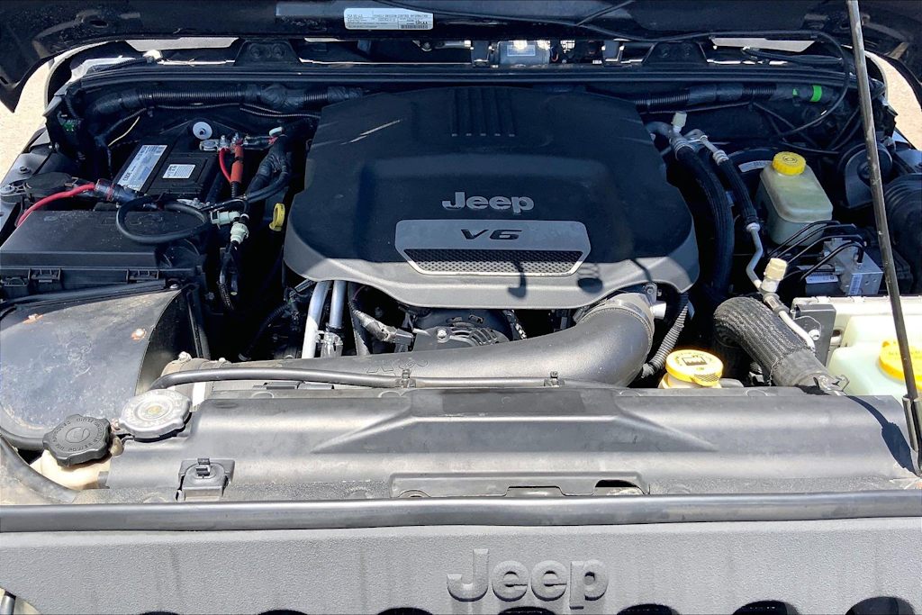 Thumbnail: 2016 Jeep Wrangler - 9