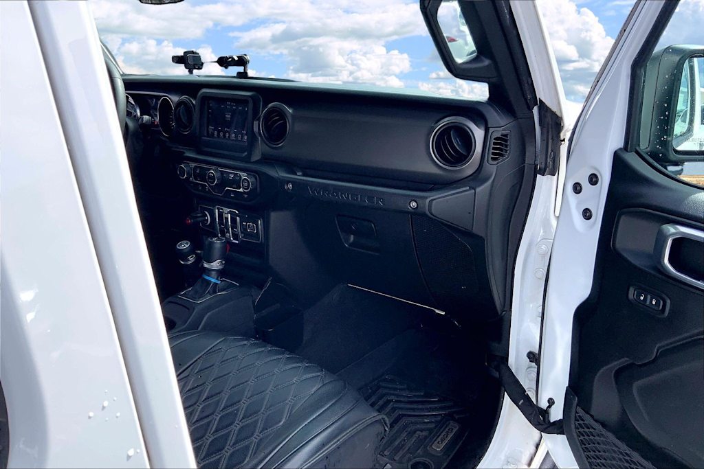 Thumbnail: 2023 Jeep Wrangler - 23