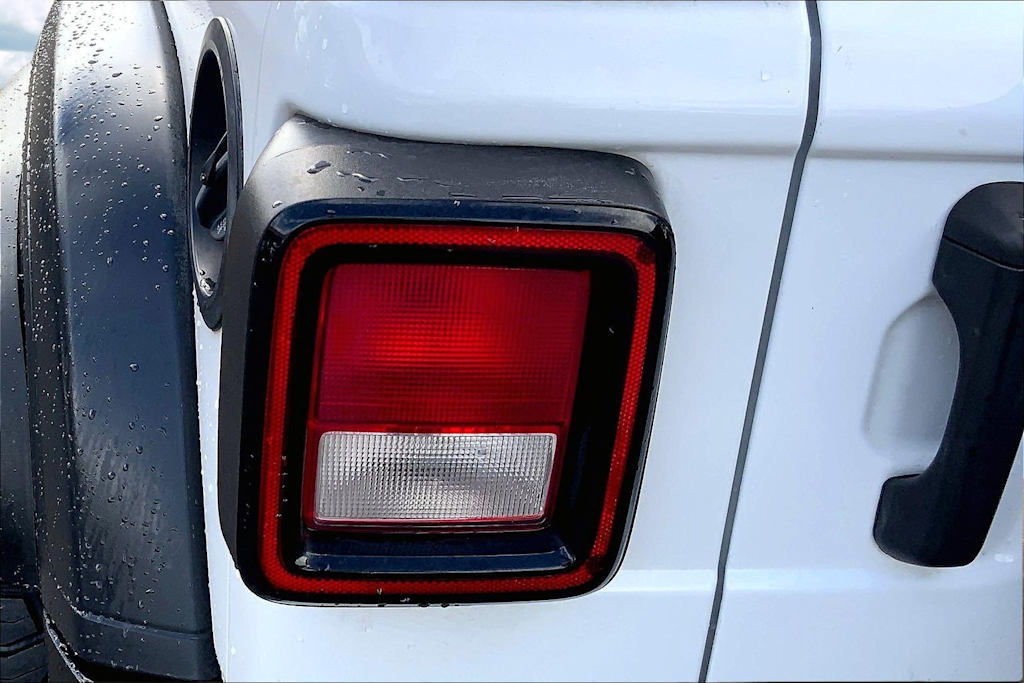 Thumbnail: 2023 Jeep Wrangler - 32