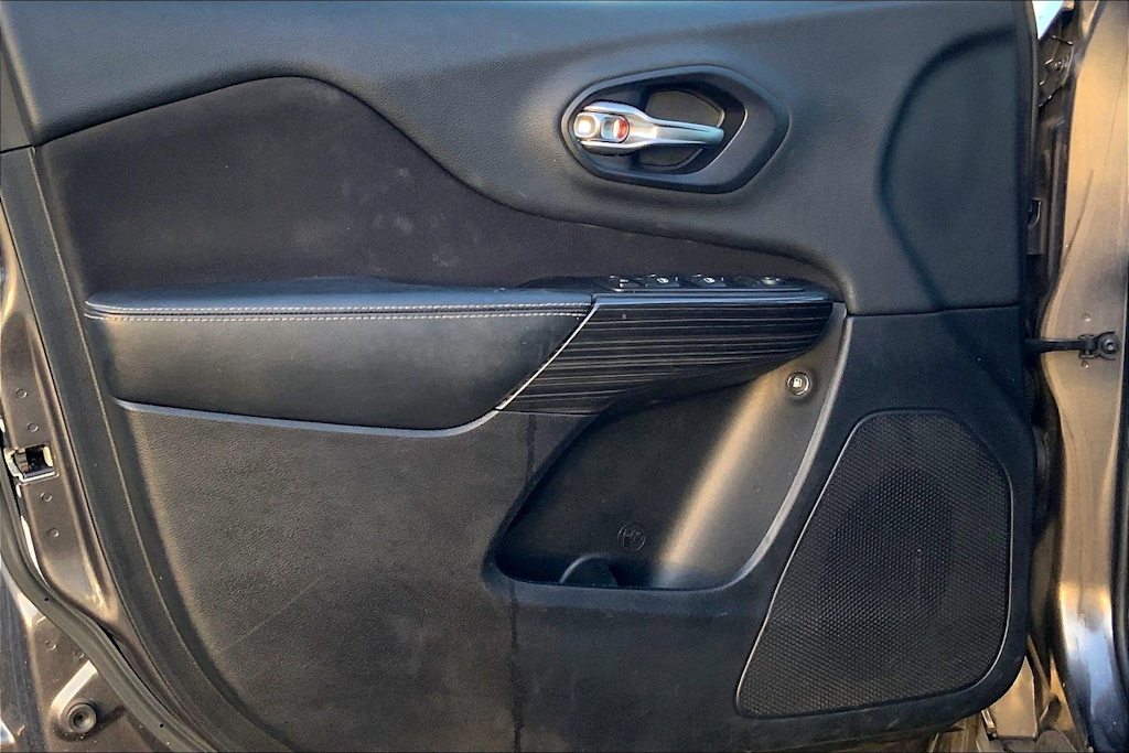 Thumbnail: 2014 Jeep Cherokee - 27