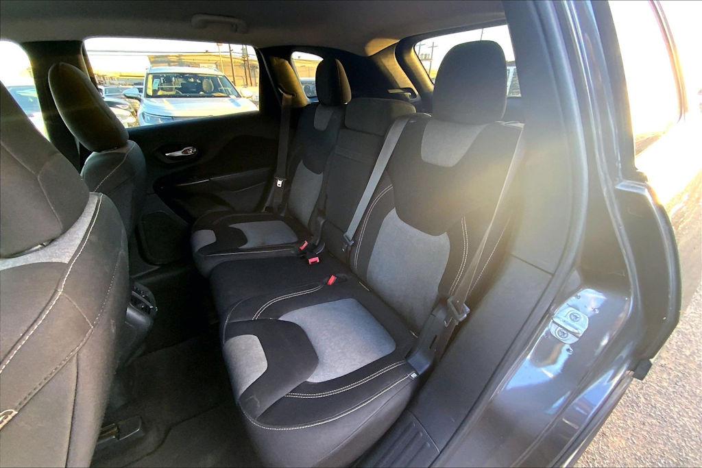 Thumbnail: 2014 Jeep Cherokee - 29