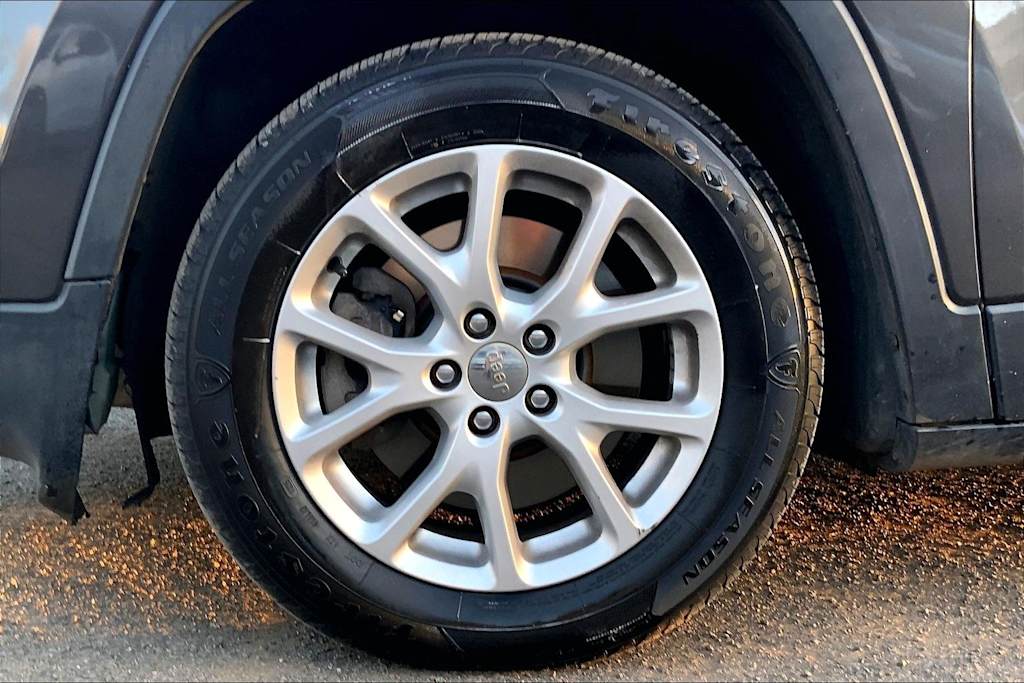 Thumbnail: 2014 Jeep Cherokee - 8