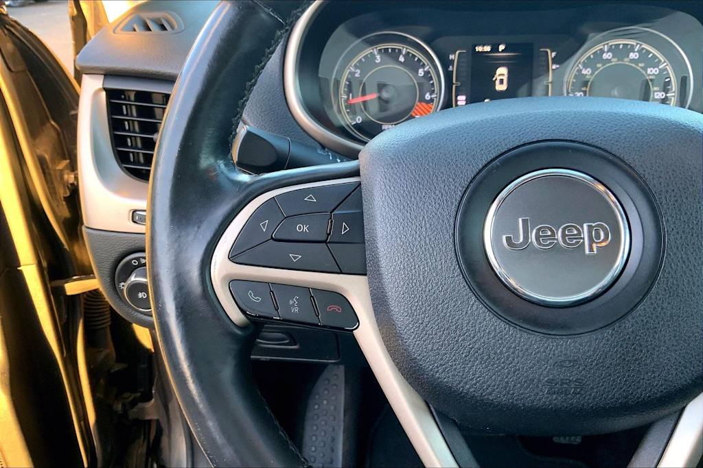 Thumbnail: 2014 Jeep Cherokee - 25
