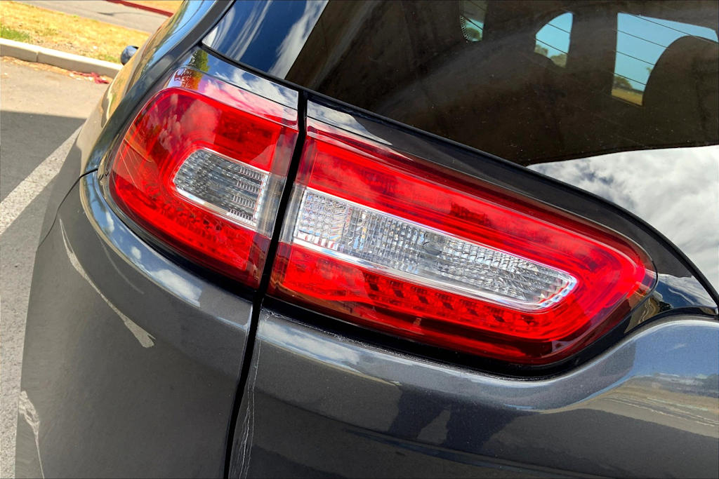 Thumbnail: 2016 Jeep Cherokee - 31