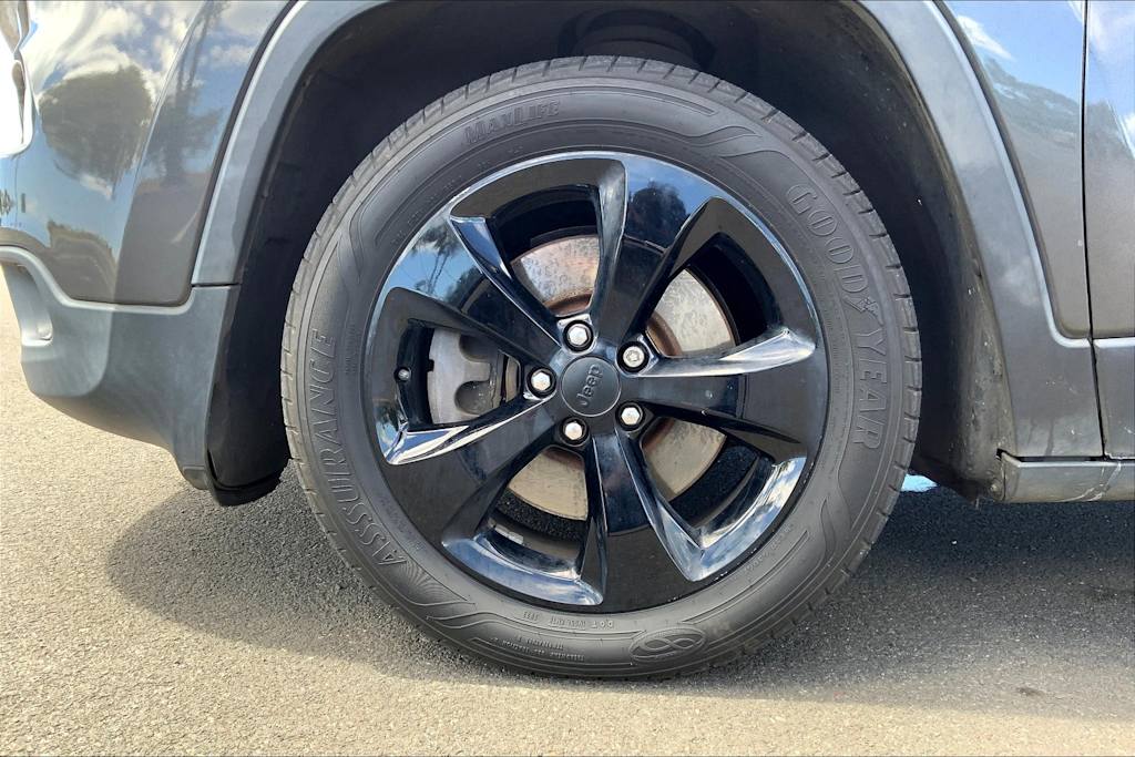 Thumbnail: 2016 Jeep Cherokee - 8