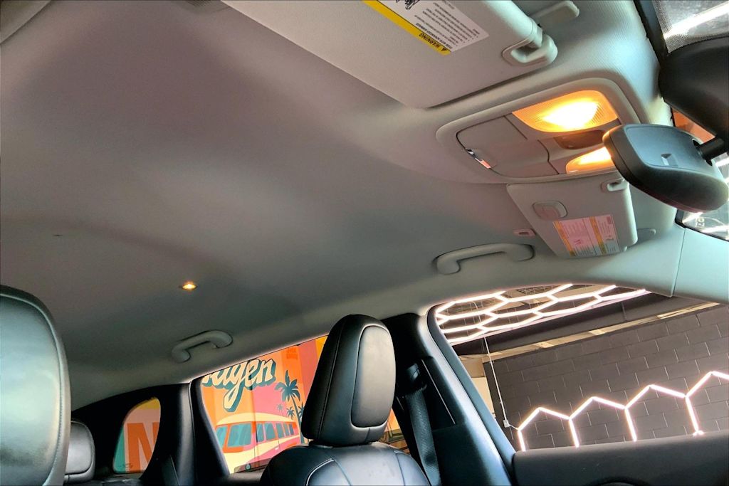 Thumbnail: 2019 Jeep Cherokee - 30