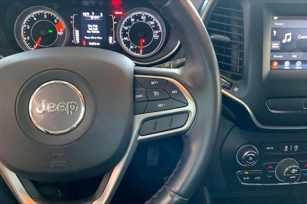 Thumbnail: 2019 Jeep Cherokee - 26