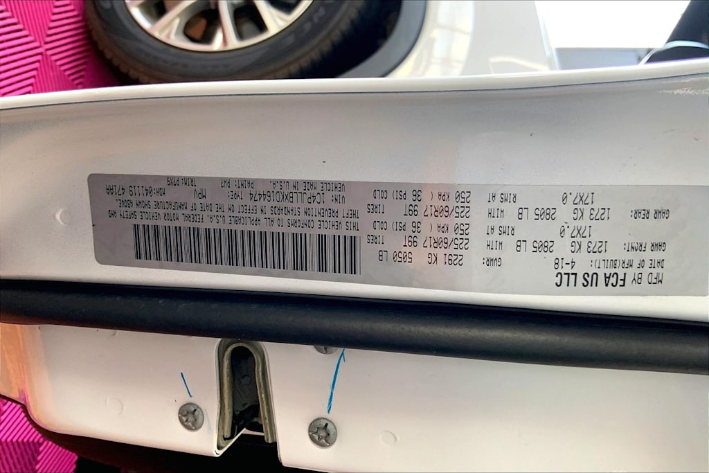 Thumbnail: 2019 Jeep Cherokee - 21