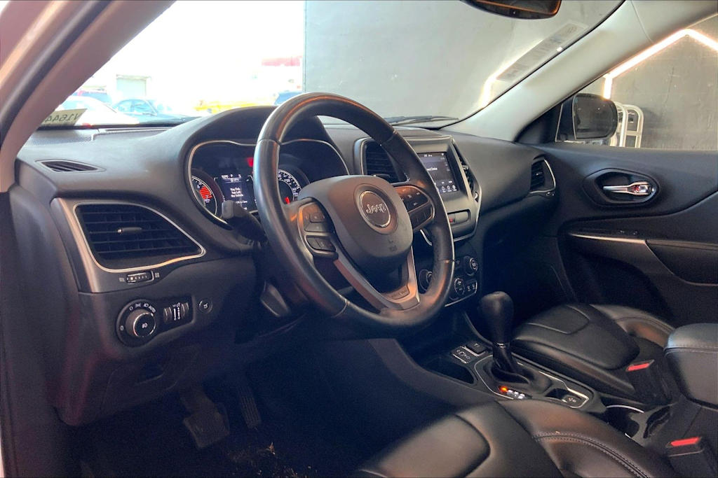 Thumbnail: 2019 Jeep Cherokee - 2