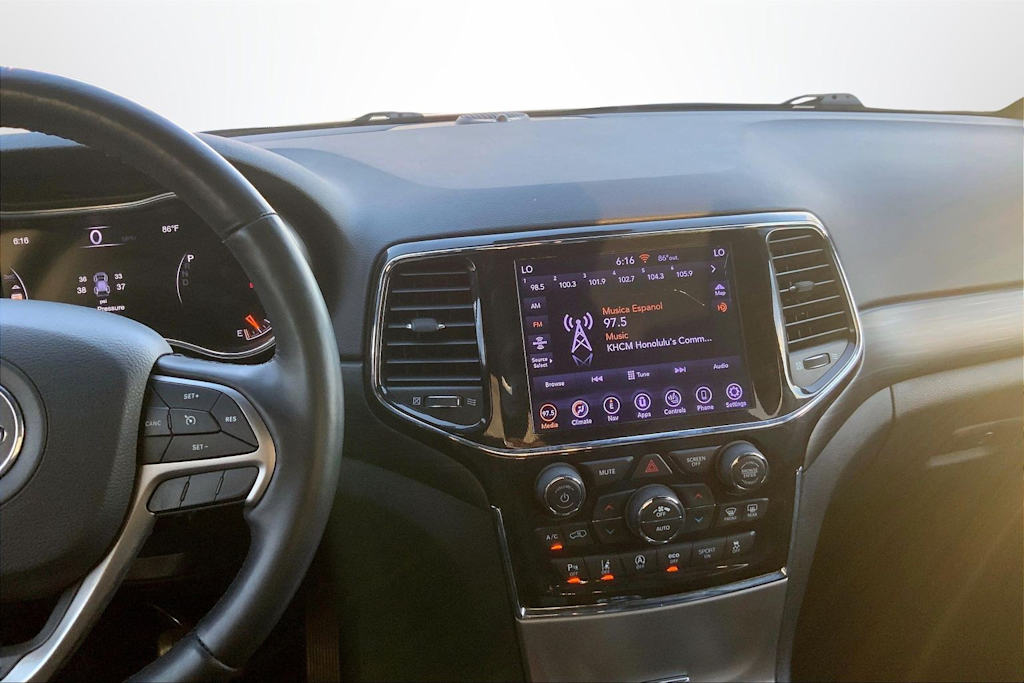 Thumbnail: 2021 Jeep Grand Cherokee - 16