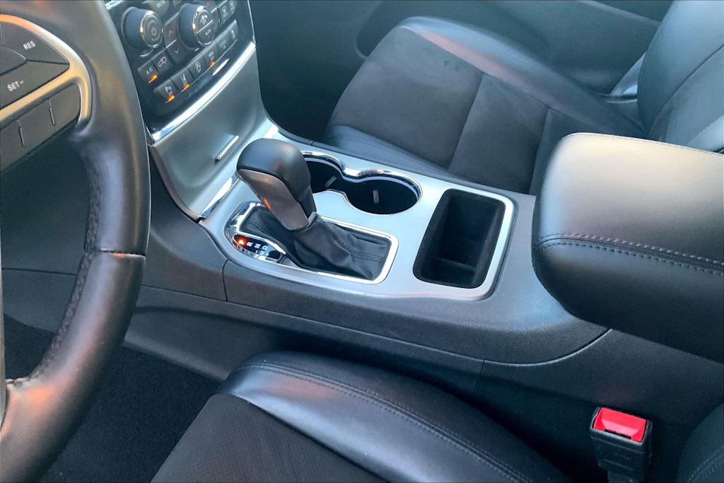 Thumbnail: 2021 Jeep Grand Cherokee - 17