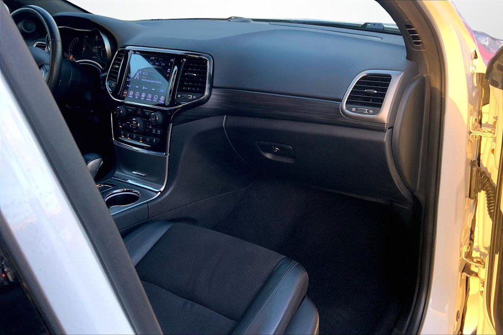 Thumbnail: 2021 Jeep Grand Cherokee - 15