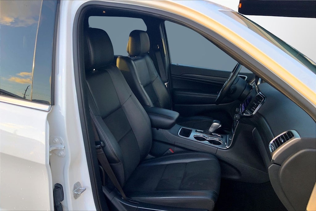 Thumbnail: 2021 Jeep Grand Cherokee - 12