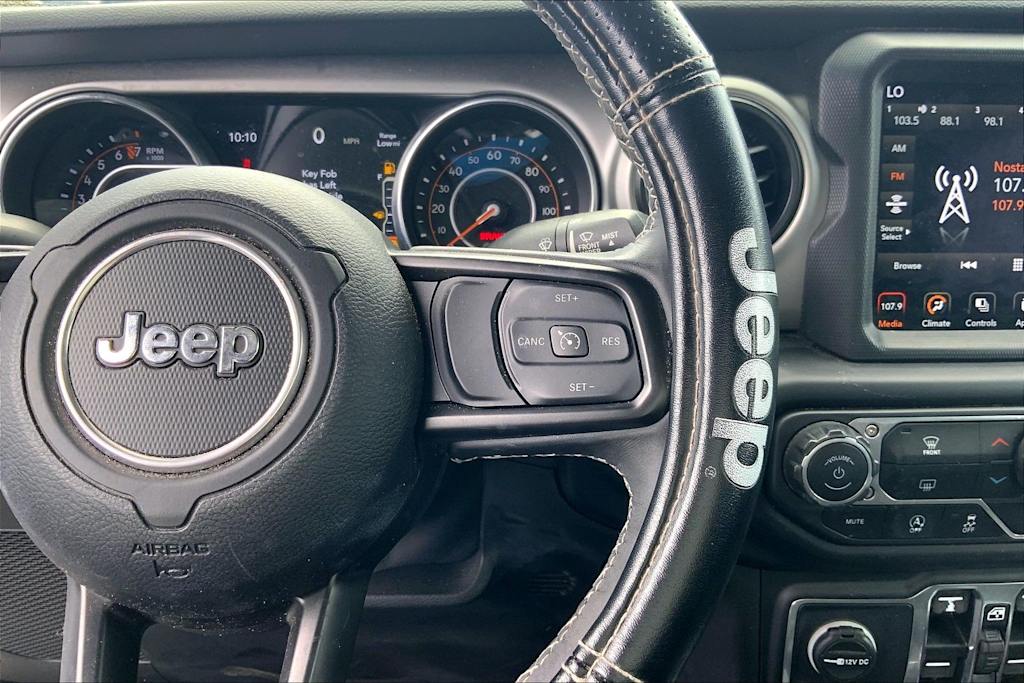 Thumbnail: 2021 Jeep Gladiator - 25