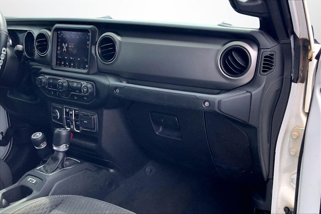 Thumbnail: 2021 Jeep Gladiator - 15