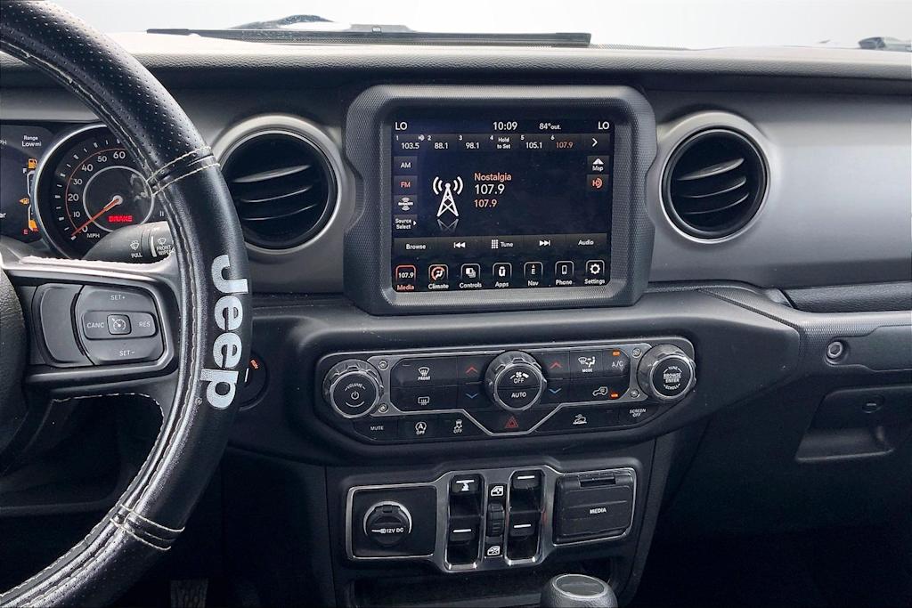 Thumbnail: 2021 Jeep Gladiator - 16
