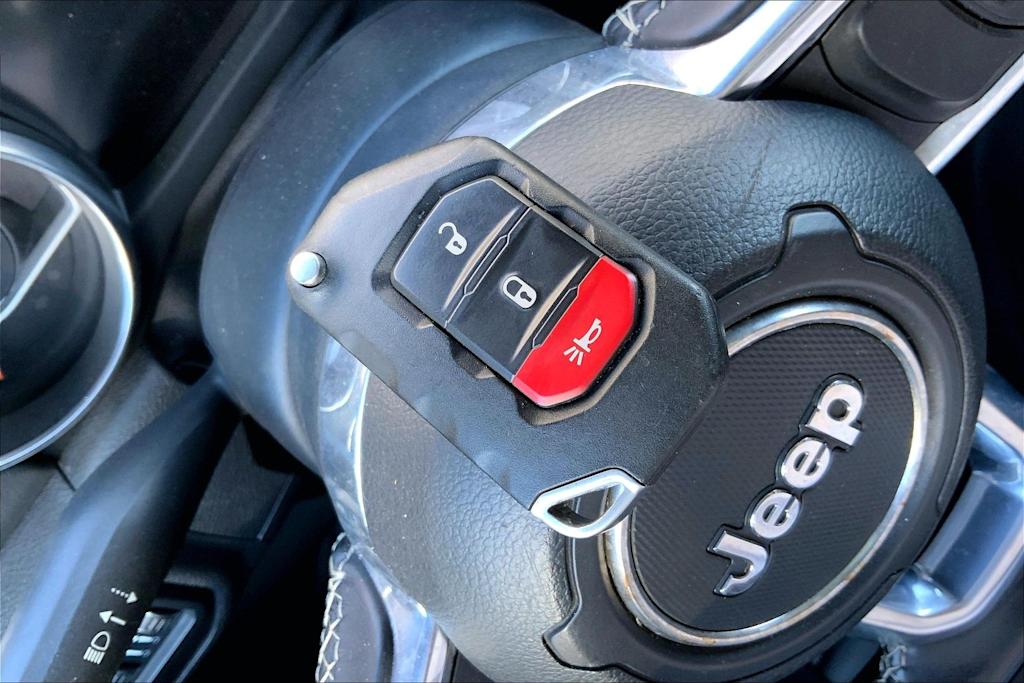 Thumbnail: 2021 Jeep Gladiator - 19