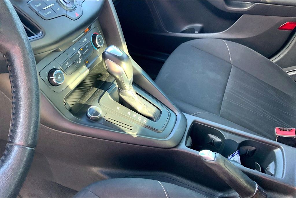 Thumbnail: 2016 Ford Focus - 16