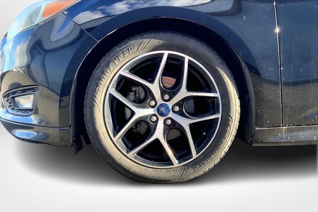 Thumbnail: 2016 Ford Focus - 8