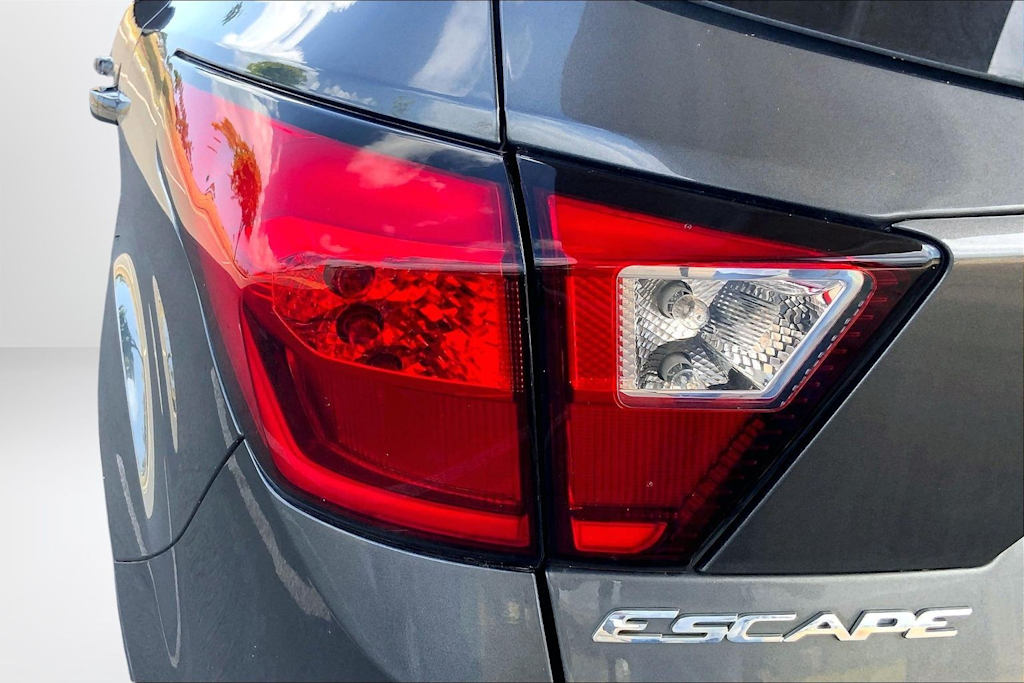 Thumbnail: 2019 Ford Escape - 32