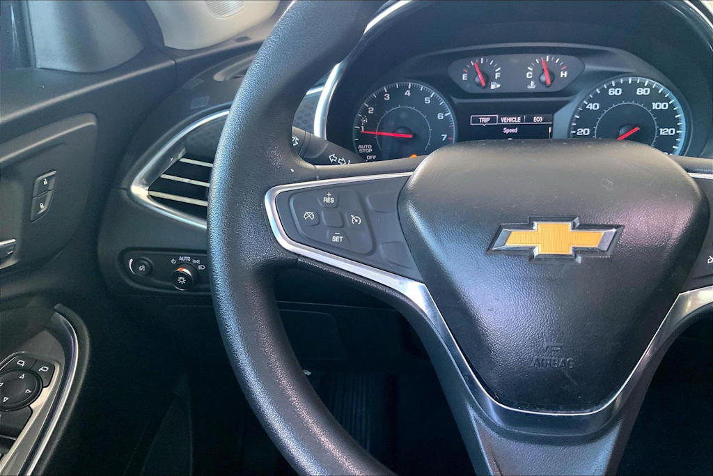 Thumbnail: 2018 Chevrolet Malibu - 24