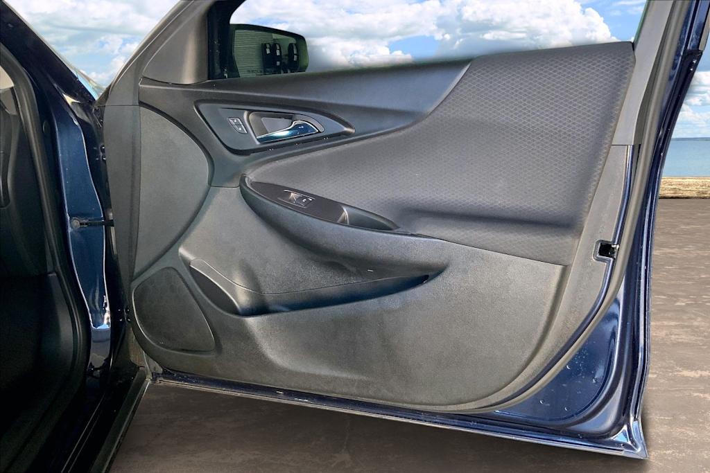 Thumbnail: 2018 Chevrolet Malibu - 28