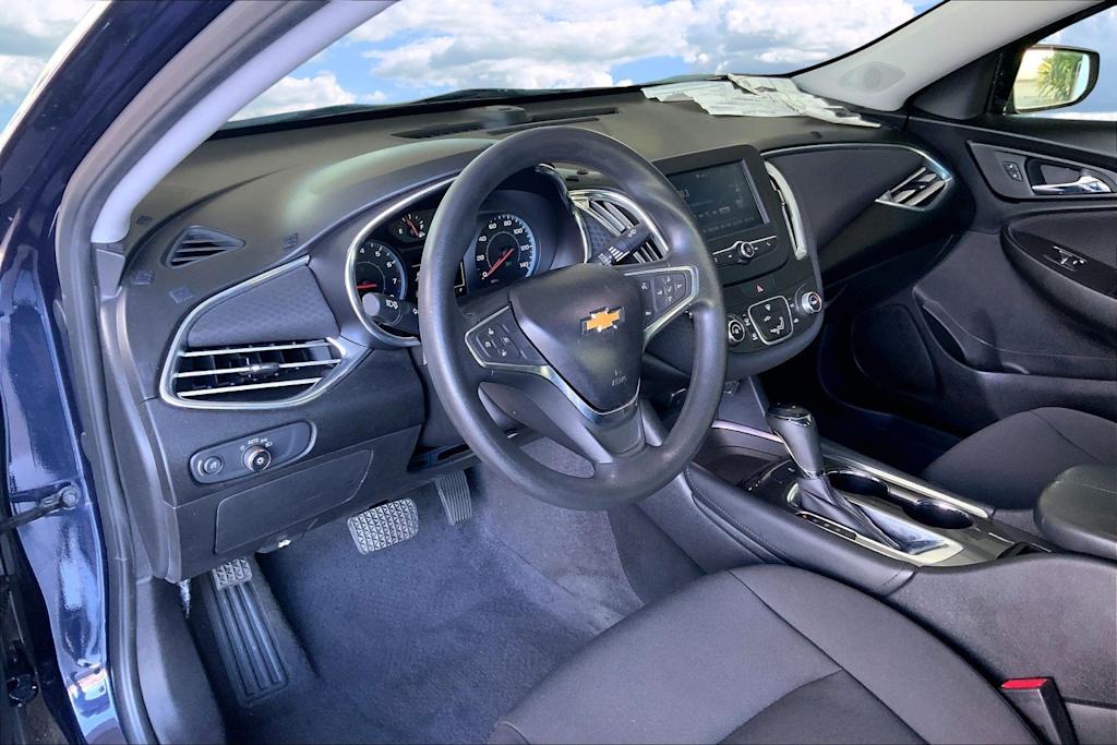 Thumbnail: 2018 Chevrolet Malibu - 2