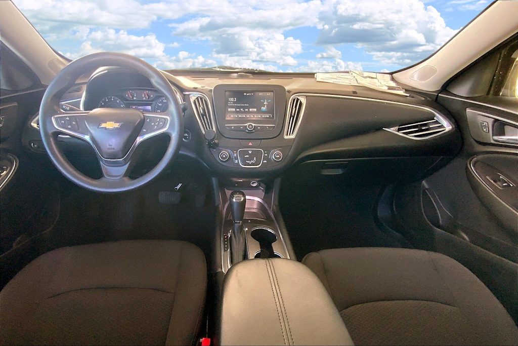 Thumbnail: 2018 Chevrolet Malibu - 9