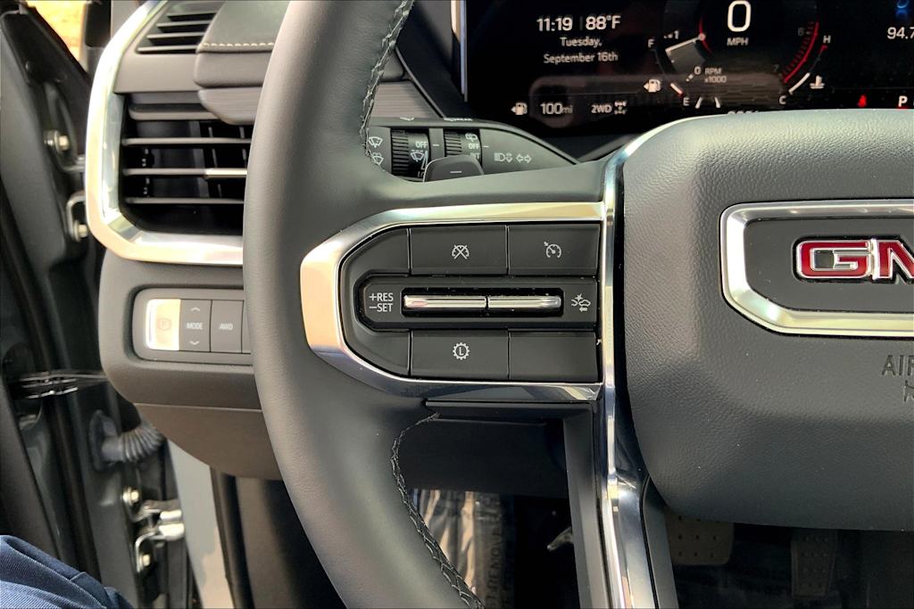 Thumbnail: 2024 GMC Acadia - 24