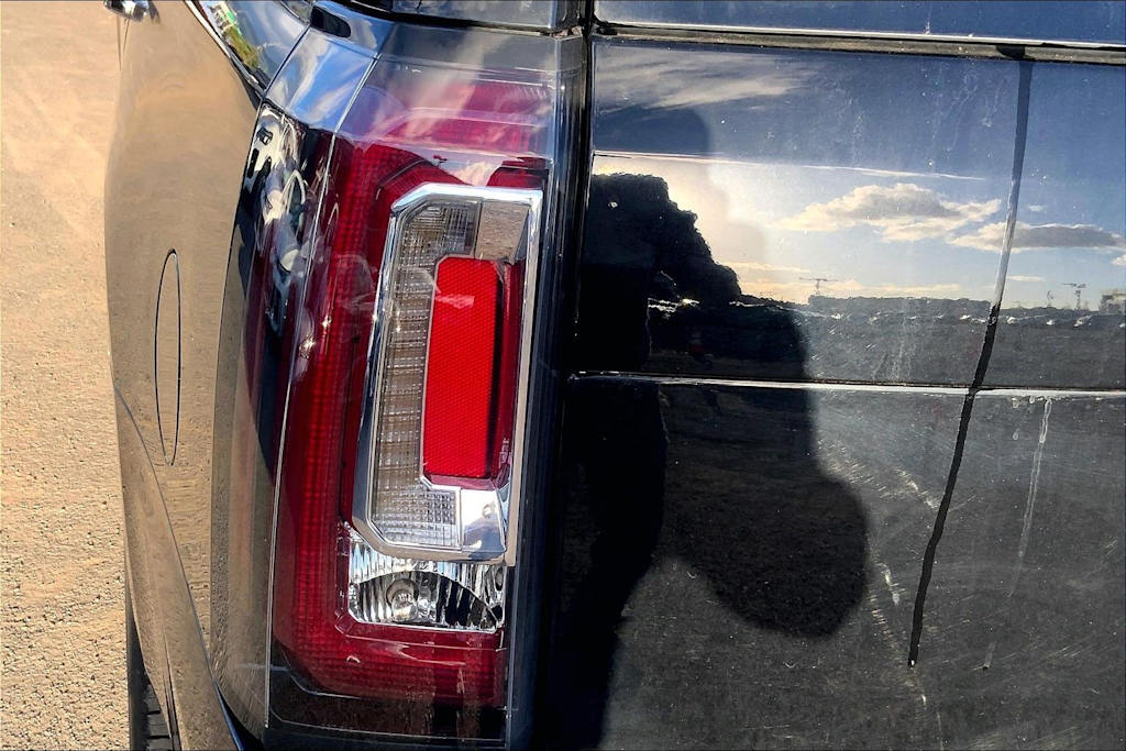 Thumbnail: 2015 GMC Yukon XL - 32