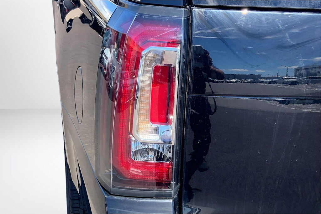 Thumbnail: 2015 GMC Yukon XL - 32