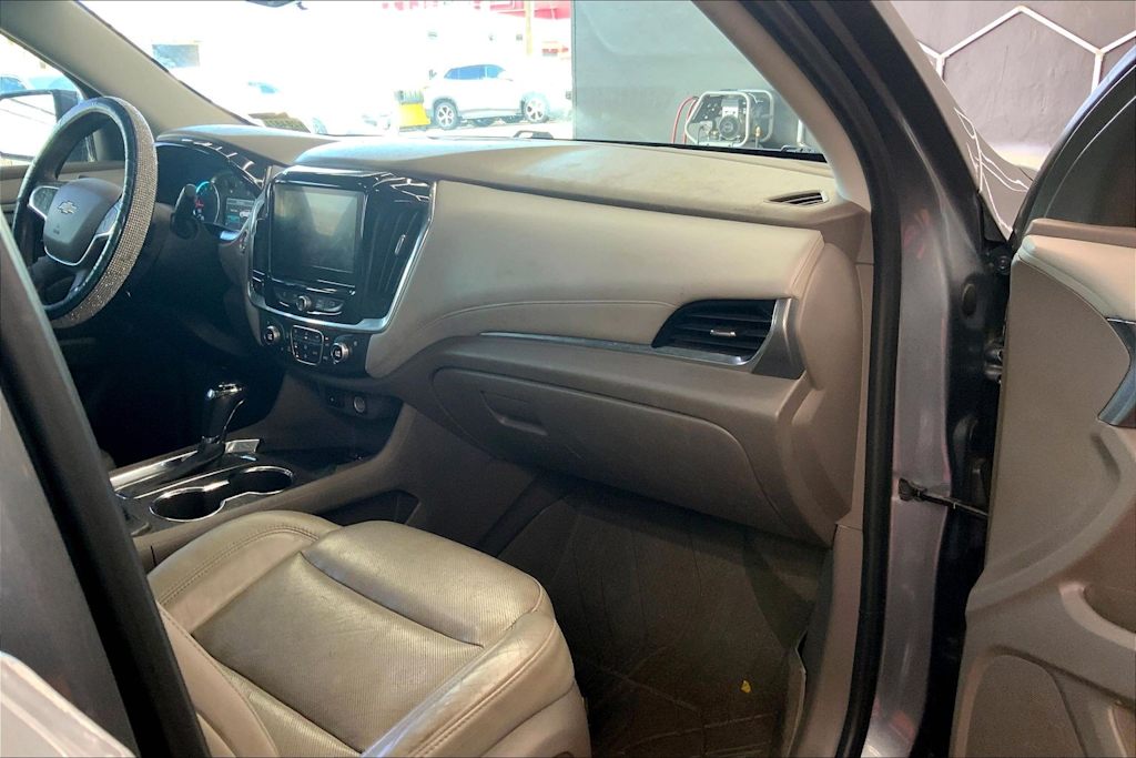 Thumbnail: 2018 Chevrolet Traverse - 24