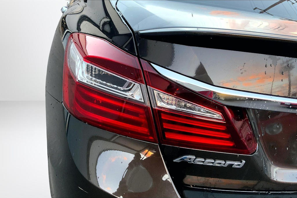 Thumbnail: 2016 Honda Accord - 32