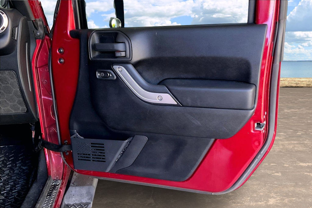 Thumbnail: 2011 Jeep Wrangler - 29