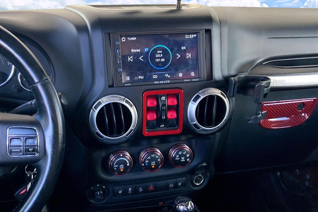 Thumbnail: 2011 Jeep Wrangler - 16