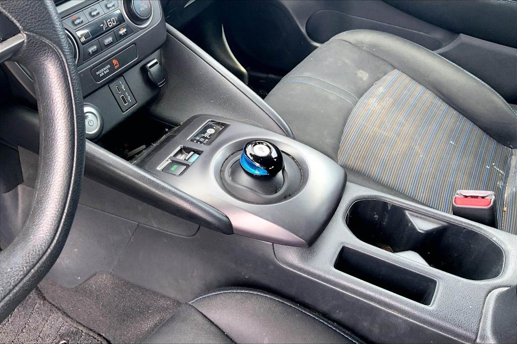 Thumbnail: 2023 Nissan Leaf - 17