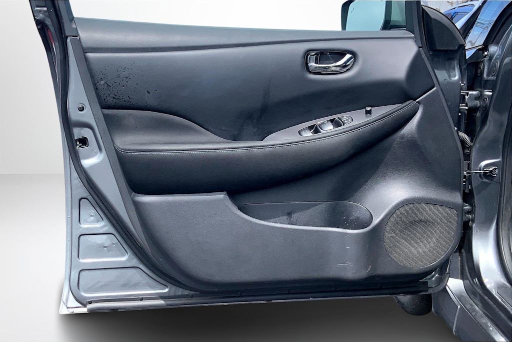 Thumbnail: 2023 Nissan Leaf - 27