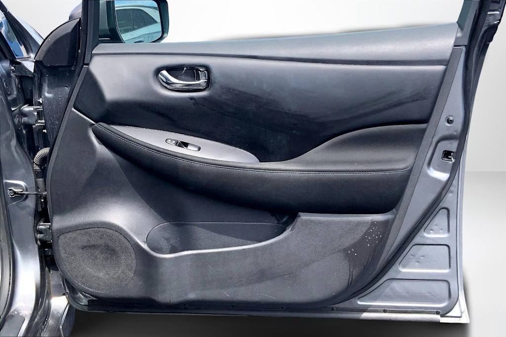 Thumbnail: 2023 Nissan Leaf - 28
